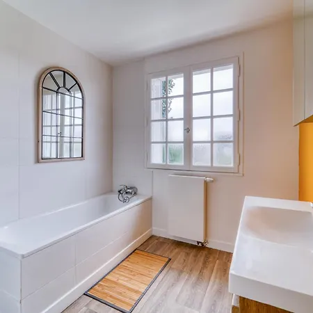 Grande Maison 6 Chambres, Ideale Equipes Et Groupes, Parking Semesterbostad *